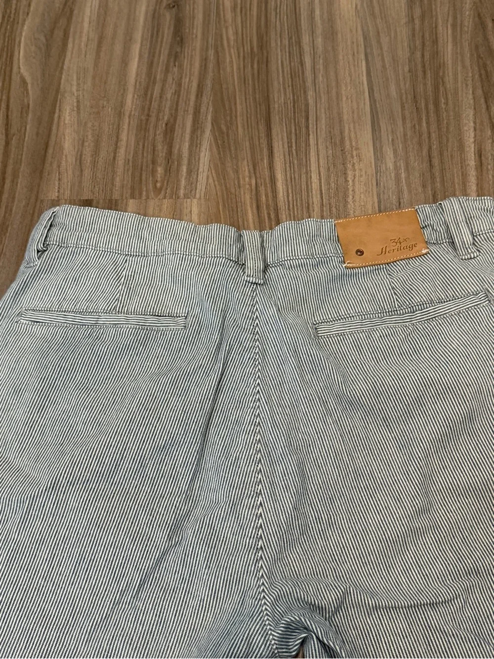 34 Heritage Men's Seersucker Light Blue Flat-Front Shorts - Size 33